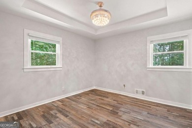 Welcome home to this beautifully renovated 3-bedroom, 2-bathroom - photo 21