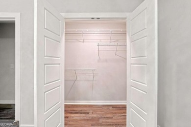 Welcome home to this beautifully renovated 3-bedroom, 2-bathroom - photo 22