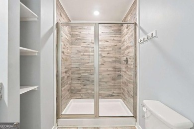 Welcome home to this beautifully renovated 3-bedroom, 2-bathroom - photo 24