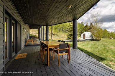 Exceptional 558-acre Wyoming ranch offering a rare combination - photo 25