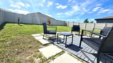 Short Sale. - PRICED TO SELL! Welcome to this 2022-built - photo 28