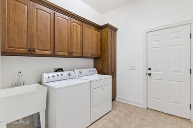 Welcome to 11 Pilgrims Lane, a beautifully renovated courtyard - photo 33