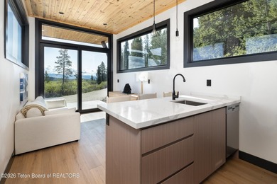Exceptional 558-acre Wyoming ranch offering a rare combination - photo 49