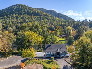 (private lake, pond, creek) Home For Sale in Grants Pass Oregon