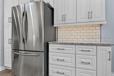 This meticulous, light & bright, updated Hatteras model in Sun - photo 7