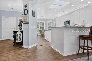 This meticulous, light & bright, updated Hatteras model in Sun - photo 10