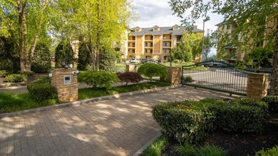Best-priced 3 bdrm waterfront corner-unit condo available! Enjoy - photo 10