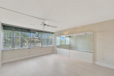 Priced to sell. This is your chance to own a rarely available - photo 10