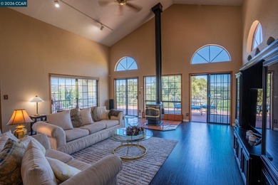Enjoy the perfect combination of comfort and style in this - photo 12