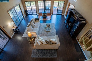 Enjoy the perfect combination of comfort and style in this - photo 13