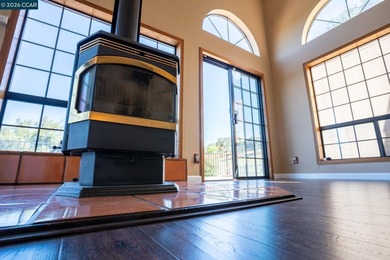 Enjoy the perfect combination of comfort and style in this - photo 14