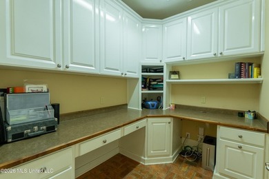 LUXURY ESTATE situated on 1.3+/- acres, offering PRIVACY - photo 14