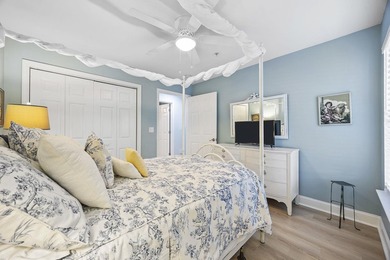This beautifully updated, ground-floor 3-bedroom, 2-bath condo - photo 15
