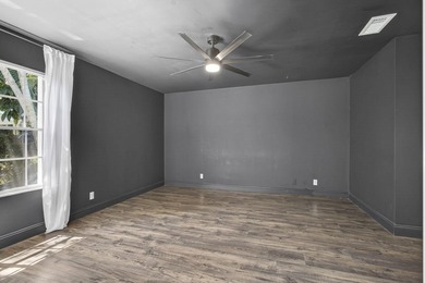Spacious townhouse with Brand New Roof, newer plumbing, and new - photo 16