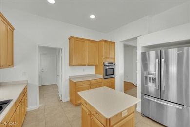 Welcome to your private retreat in this beautifully maintained