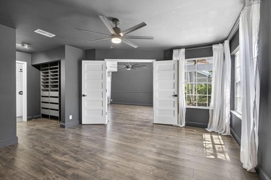 Spacious townhouse with Brand New Roof, newer plumbing, and new - photo 18