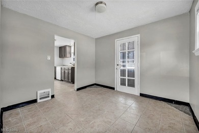 Welcome home to this beautifully updated and move-in ready - photo 10