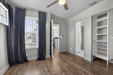 Spacious townhouse with Brand New Roof, newer plumbing, and new - photo 29