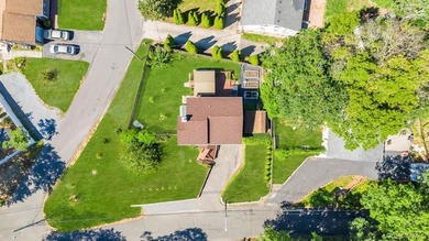 Welcome to 14 Cherry Rd. Must see this beautiful and lovingly - photo 4