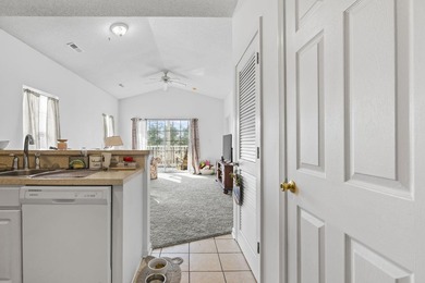 Welcome to this beautiful 2-bedroom, 2-bathroom top-floor end - photo 7