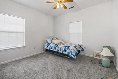Welcome to this beautiful 2-bedroom, 2-bathroom top-floor end - photo 9
