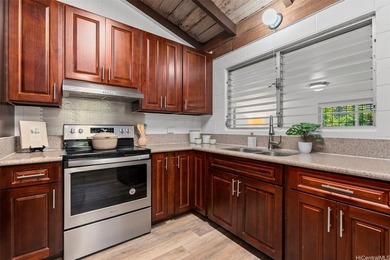 Tucked away in the lush, peaceful setting of Wahiawa Heights - photo 6