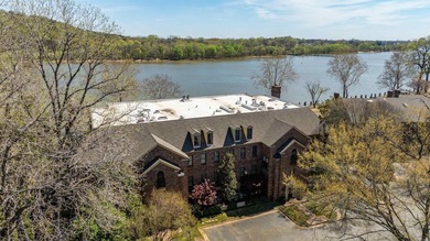 Amazing Riverbend condo custom designed by the renowned Noland - photo 1