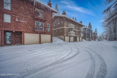 Lake Pend Oreille Condo Sale Pending in Sandpoint Idaho