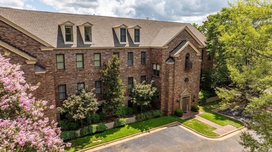 Amazing Riverbend condo custom designed by the renowned Noland - photo 2