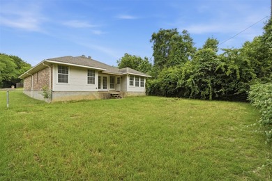 Enjoy peaceful living near beautiful Cedar Creek Lake in this - photo 27