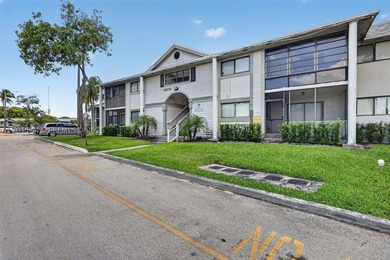Great opportunity in the gated community of Carmel Lakes! This - photo 1