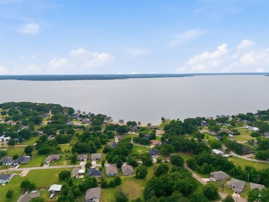 Enjoy peaceful living near beautiful Cedar Creek Lake in this - photo 31