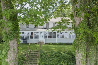 Rare opportunity to build on 85 feet of prime Eagle Lake - photo 2