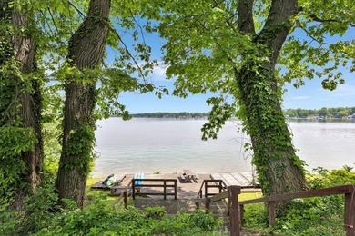 Rare opportunity to build on 85 feet of prime Eagle Lake - photo 5