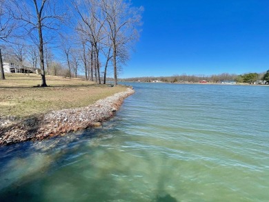 Crown this Lakefront as Yours...2 Bdrms, 3 Baths, carport, extra - photo 4