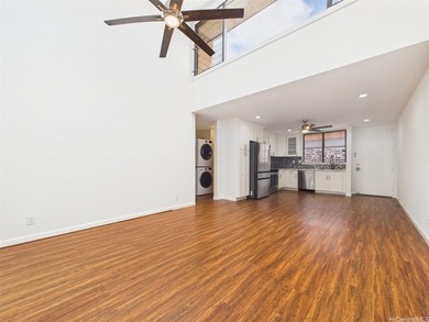 Finally, a top floor unit at Poinciana Manor with a fully - photo 2