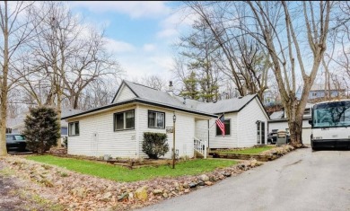 Lake Home For Sale in Pewaukee, Wisconsin