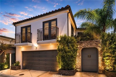 Welcome to modern, resort-style living on Lido Isle. Extensively - photo 1