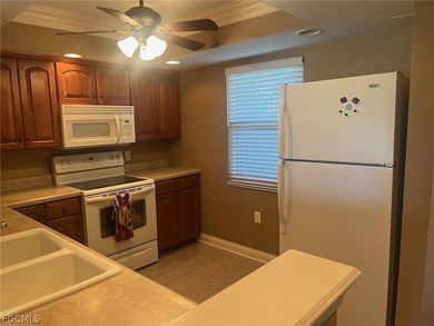 Desirable first floor condo, this spacious unit has over 1100 sq - photo 2