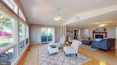 Discover the perfect blend of comfort and luxury in this - photo 10