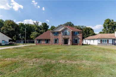 (private lake, pond, creek) Home For Sale in Jeffersonville Indiana