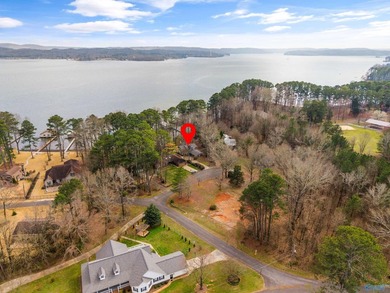 Stunning Lakefront Property! Experience nearly 140' of prime - photo 1