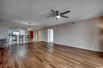 This beautiful, Center building  3 bedroom villa with updated