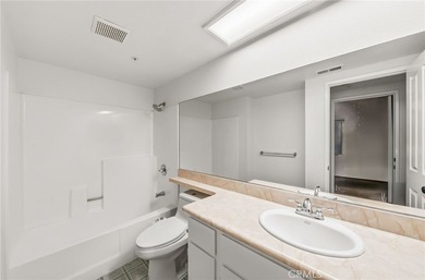 Perched in Signal Hill, this rare single-level 2-bed, 2-bath - photo 15
