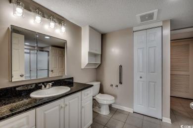 This beautiful, Center building  3 bedroom villa with updated