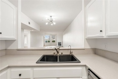 Perched in Signal Hill, this rare single-level 2-bed, 2-bath - photo 21
