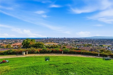Perched in Signal Hill, this rare single-level 2-bed, 2-bath - photo 27