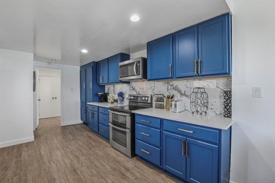 RARE LAKEFRONT INVESTMENT PORTFOLIO - PRIVATE COMPOUND - - photo 9