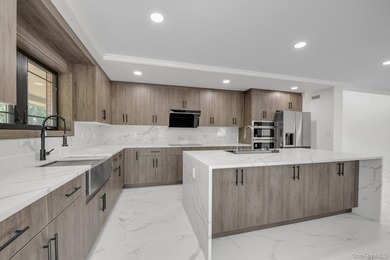 Welcome to this rare waterfront facing gem in Whitestone! This - photo 10