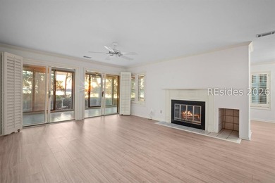 Rare Waterfront Villa in Indian Springs. This end-unit villa - photo 6